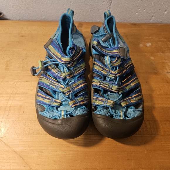 Keen Newport H2 Waterproof Sandals Girls Size 3 - Picture 1 of 5